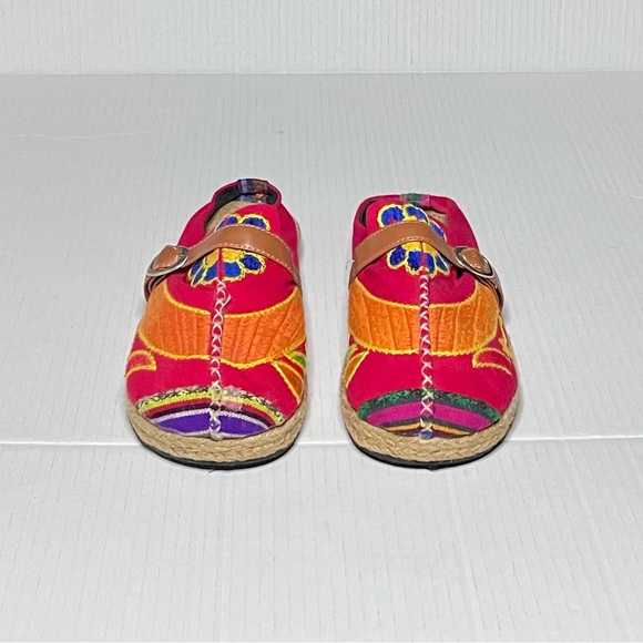 Linen Embroidered Clogs - Picture 5 of 13